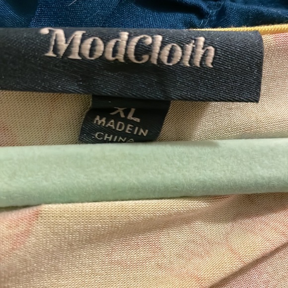 ModCloth Butterfly Top, XL - Picture 5 of 6